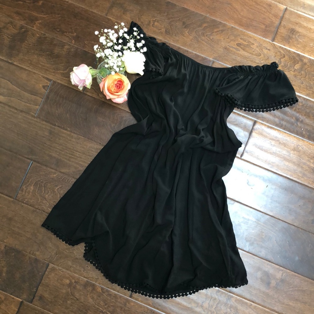 Forever 21 Adorable Black Off The Shoulder Dress Size Small